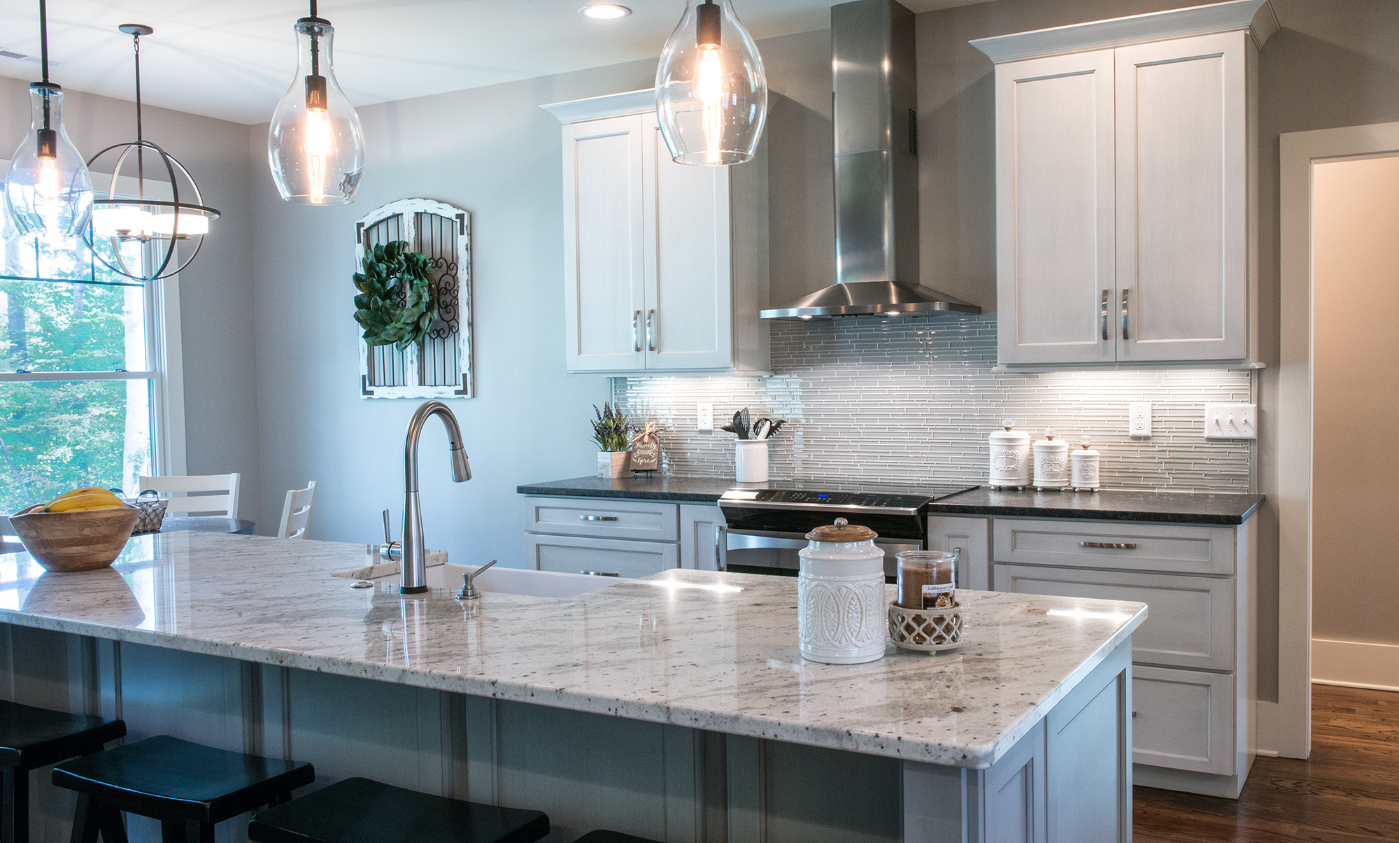 124_N_Ridgeview_Hill_Dr-112